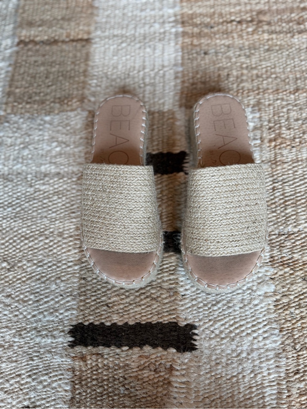Beach by Matisse woven/jute slide sandals Size 7